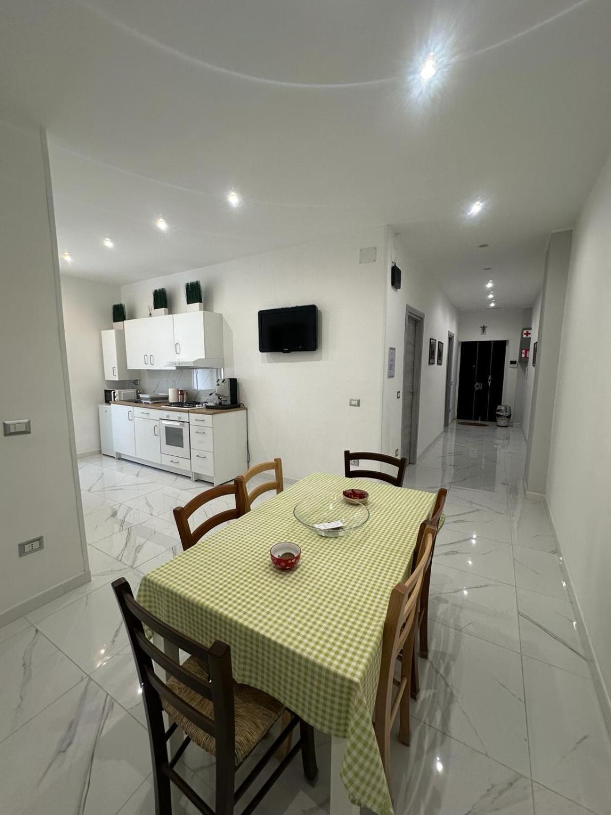 M2 Apartment Неаполь Экстерьер фото