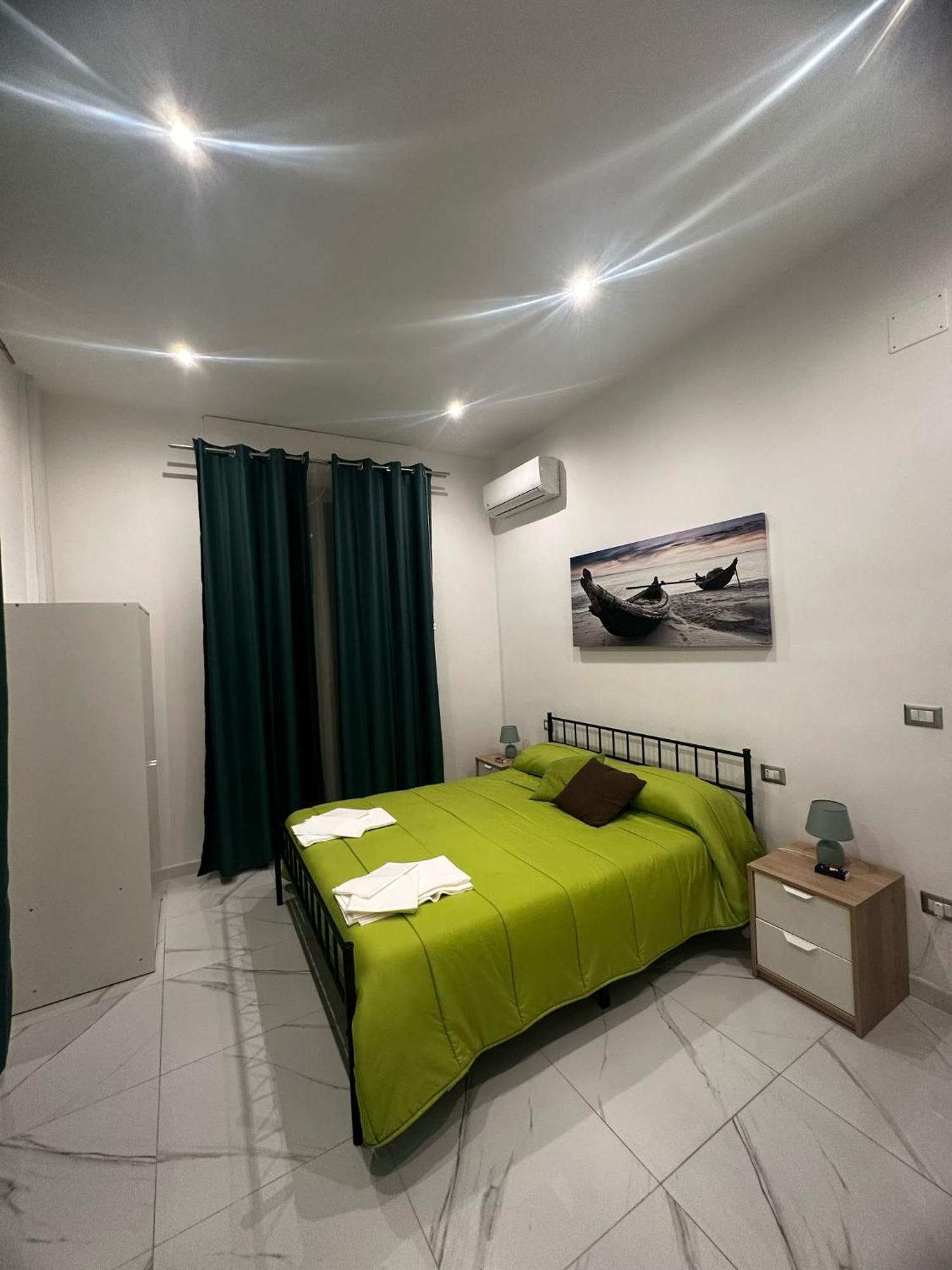M2 Apartment Неаполь Экстерьер фото